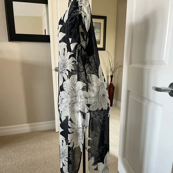 Ladies tunic - Picture 2 of 3